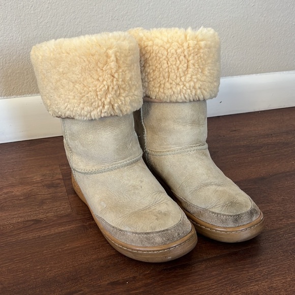 RARE UGGS Boots - Picture 11 of 12